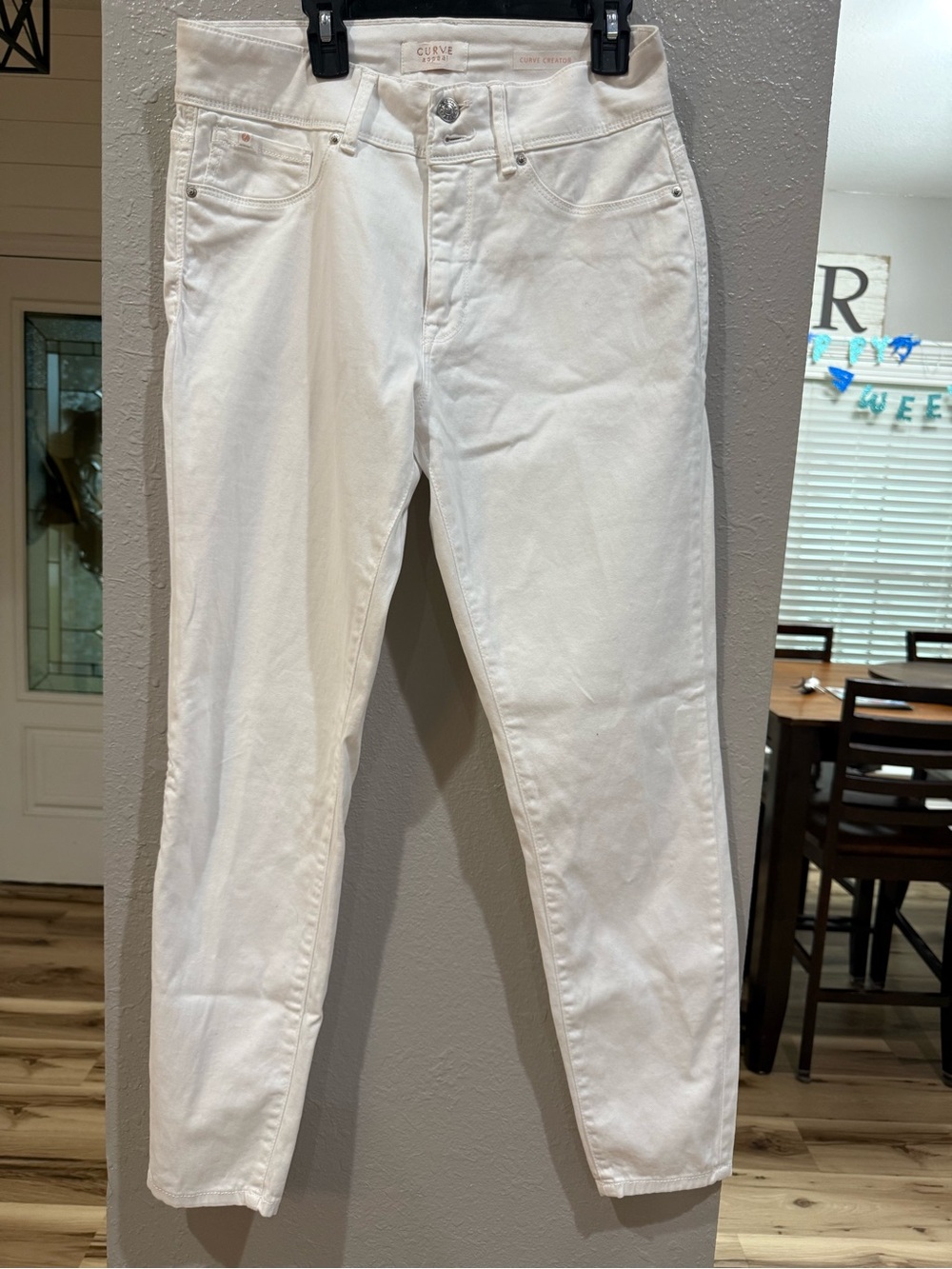 Slim Women’s Jeans - white and Curve Fit